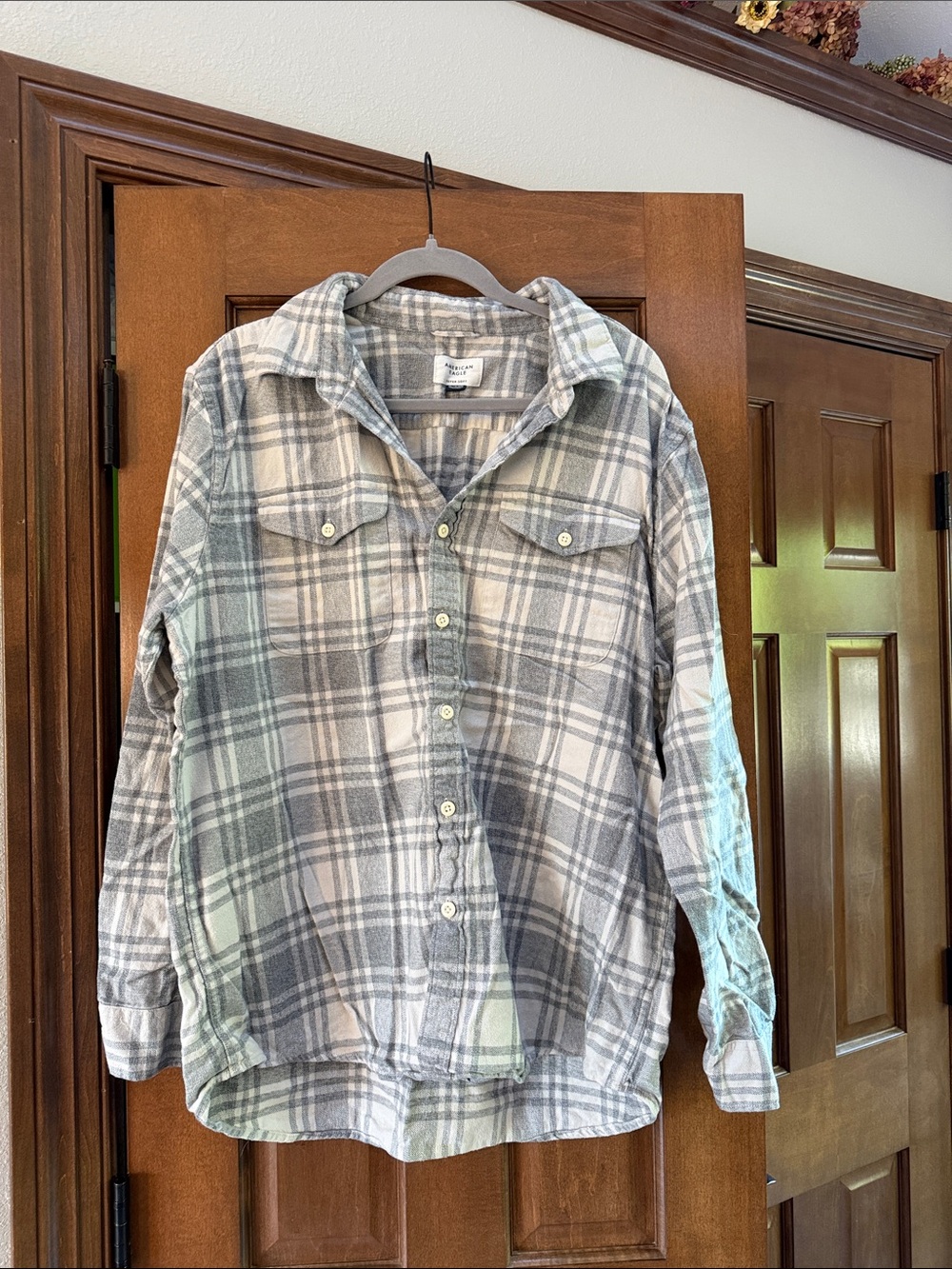 American Eagle Gray & Cream Plaid Flannel Shirt